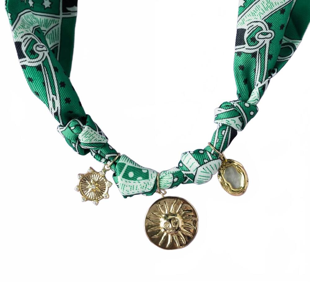 NEW MACRAE & CO women's margo scarf necklace in kelly green